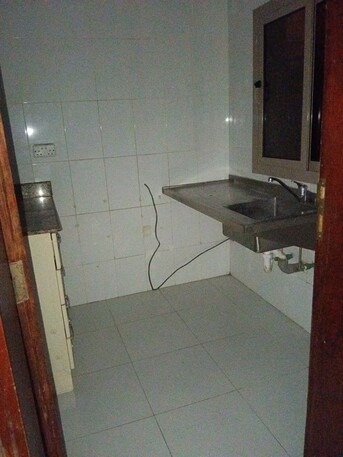 Salmaniya, Apartments/Houses, BHD 170/month,  2 BR,  2 Bedroom Unfurnished Flat For Rent Without Ewa