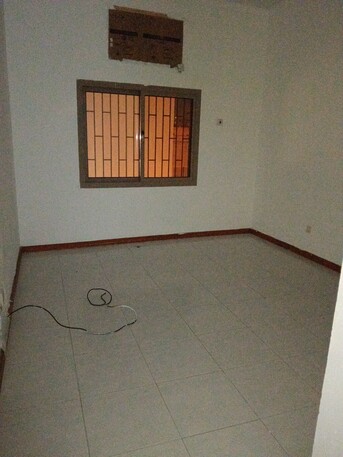 Salmaniya, Apartments/Houses, BHD 170/month,  2 BR,  2 Bedroom Unfurnished Flat For Rent Without Ewa