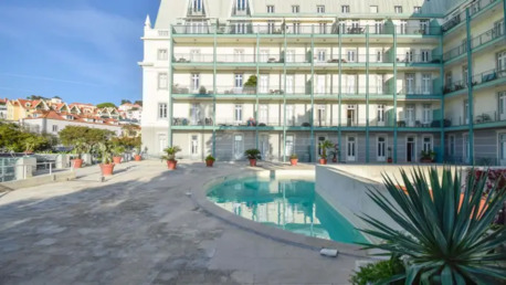 Lisbon, Real Estate For Sale, EUR 260000,  Studio,  75 Sq. Meter,  Office In Monte Estoril In Private Condominium With Parking