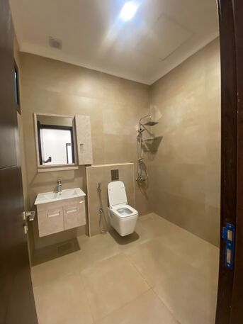 Kuwait City, Apartments/Houses, KWD 1250/month,  6 BR,  For Rent: Six-bedroom Basement Apartment In Abu Fatira