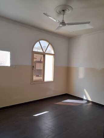 Muharraq, Apartments, Flats, Houses & Villas, BHD 180/month,  3 BR,  140 Sq. Meter,  3 Bedrooms Apartment In Muharraq For Rent BD 250 With EWA (No Limit) Or 180 Without EWA