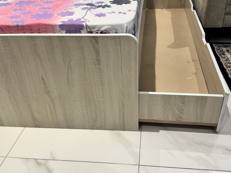 Jeddah, Furniture, SAR 800,  Bed Single/double