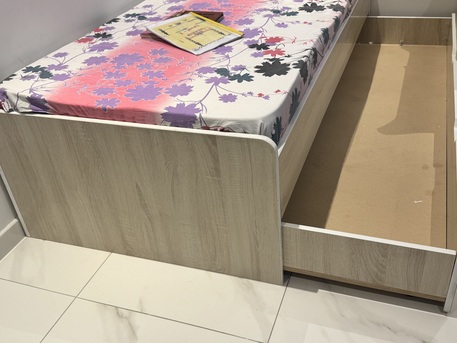 Jeddah, Furniture, SAR 800,  Bed Single/double