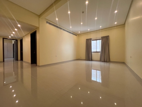 Mahooz, Apartments/Houses, BHD 350/year,  3 BR,  EXCELLENT NEW CONDITION SPACIOUS SEMI FURNISHED 3 BHK | CLOSED KITCHEN | PARKING