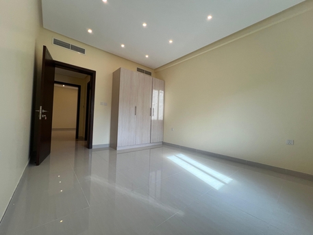 Mahooz, Apartments/Houses, BHD 350/year,  3 BR,  EXCELLENT NEW CONDITION SPACIOUS SEMI FURNISHED 3 BHK | CLOSED KITCHEN | PARKING