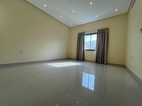 Mahooz, Apartments/Houses, BHD 350/year,  3 BR,  EXCELLENT NEW CONDITION SPACIOUS SEMI FURNISHED 3 BHK | CLOSED KITCHEN | PARKING