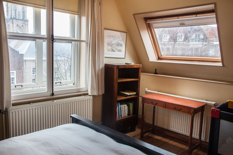 The Hague, Apartments/Houses, EUR 2200/month,  3 BR,  110 Sq. Meter,  Beautiful Canal-side Townhouse In Central Delft