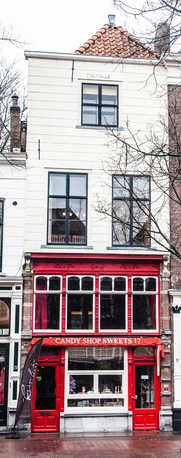 The Hague, Apartments/Houses, EUR 2200/month,  3 BR,  110 Sq. Meter,  Beautiful Canal-side Townhouse In Central Delft