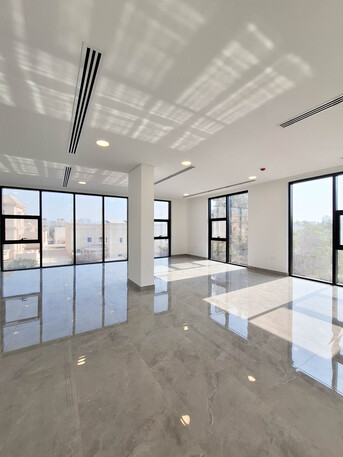 Zinj, Offices, BHD 430,  86 Sq. Meter,  Commercial Office For Rent In Zinj, Prime Location With Central Air Conditioning