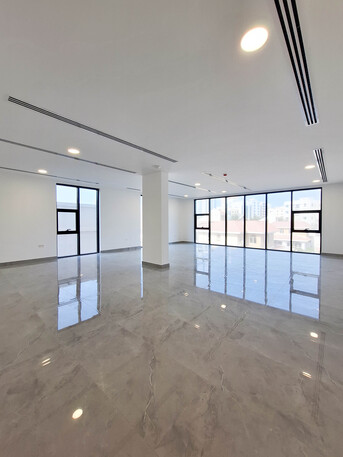 Zinj, Offices, BHD 430,  86 Sq. Meter,  Commercial Office For Rent In Zinj, Prime Location With Central Air Conditioning