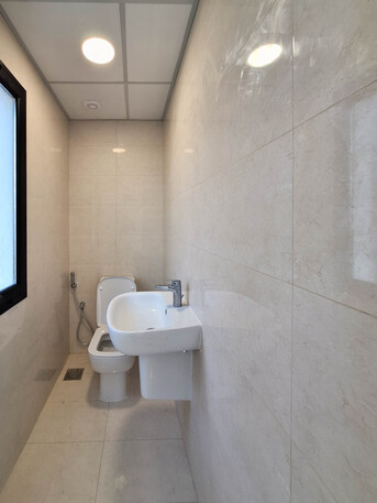 Zinj, Offices, BHD 430,  86 Sq. Meter,  Commercial Office For Rent In Zinj, Prime Location With Central Air Conditioning