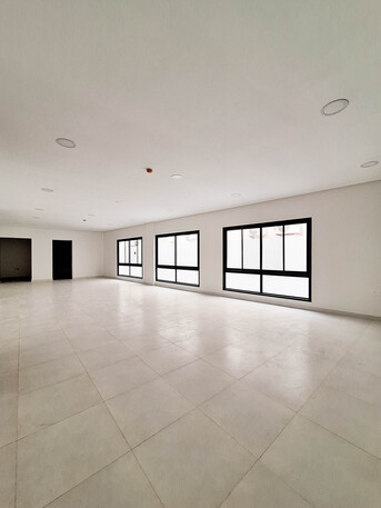 Zinj, Offices, BHD 300,  95 Sq. Meter,  Commercial Office For Rent In Zinj, Prime Location