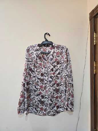 Jeddah, Household Items, SAR 10,  Ladies Shirts. Slightly Used. Excellent Condition. SAR 15 Per Shirt