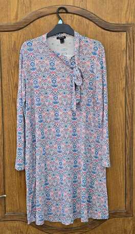 Jeddah, Household Items, SAR 10,  Ladies Shirts. Slightly Used. Excellent Condition. SAR 15 Per Shirt