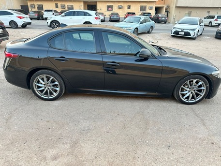 Al-Yarmouk, Vehicles, Cars & Trucks , SAR 60000,  الفا روميو,  2019,  Automatic,  85000 KM,