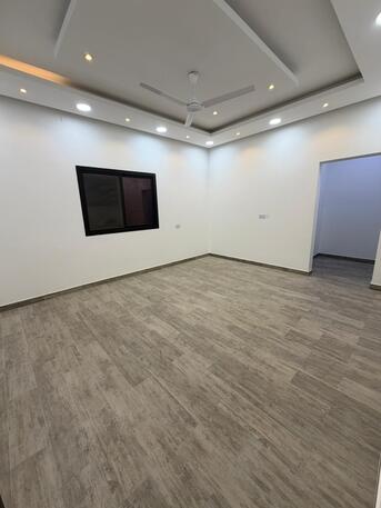 Paris, Apartments, Flats, Houses & Villas, 200/year,  2 BR,  120 Sq. Meter,  Apartment For Rent In Al-Muqsha