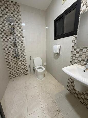 Paris, Apartments, Flats, Houses & Villas, 200/year,  2 BR,  120 Sq. Meter,  Apartment For Rent In Al-Muqsha