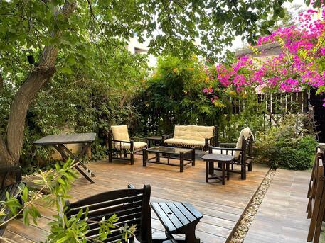 Amman, Apartments/Houses, JOD 12500/year,  3 BR,  Furnished, 3 BR In 4th/ 5th Circle: Bright And Cozy Three-bedroom Apartment With Garden