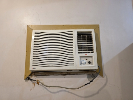 Al Zulfi, Air Conditioners, SAR 300,  For Sale: Window AC Hot & Cold &ndash; 1.5 Ton | Exchange Offer Available