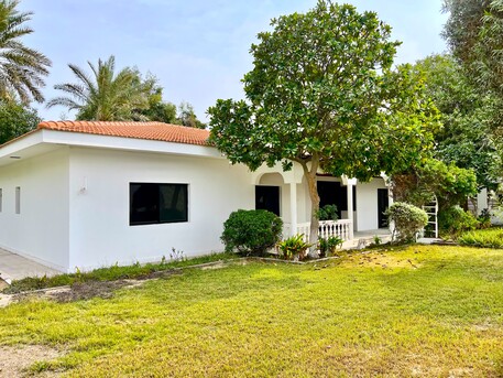 Saar, Villas, BHD 600,  360 Sq. Meter,  Spacious 4BR Villa With Garden In Saar