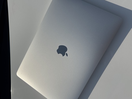 Olaya, Tablet Computers, SAR 2750,  For Sale: MacBook Pro 2022 &ndash; M2, 16GB RAM / 256GB SSD / Touch Bar