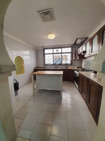 Kuwait City, Villas, KWD 600,  Furnished,  240 Sq. Meter,  Available Villa For Rent In Salwa