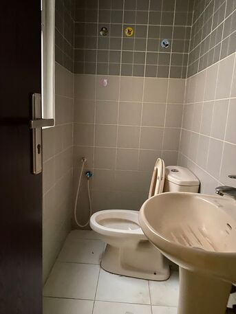 Busaiteen, Apartments/Houses, 3 BR,  Flat For Rent In Busaiteen