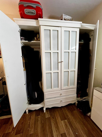 Riyadh, Household Items, SAR 1500,  White Complete Bedroom Set In A Good Condition