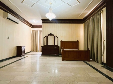 Juffair, Apartments/Houses, BHD 780/year,  Furnished,  6 BR,  420 Sq. Meter,  CLOSE TO FULLYFURNISHED 6BHK  2 STORY PANTHOUSE GYM POOL HOUSE KEEPING   NEAR RAMEZ FAMILY