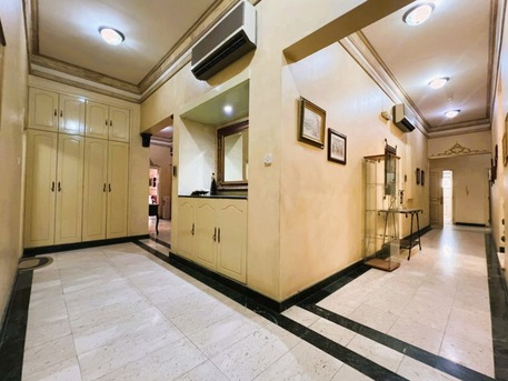 Juffair, Apartments/Houses, BHD 780/year,  Furnished,  6 BR,  420 Sq. Meter,  CLOSE TO FULLYFURNISHED 6BHK  2 STORY PANTHOUSE GYM POOL HOUSE KEEPING   NEAR RAMEZ FAMILY