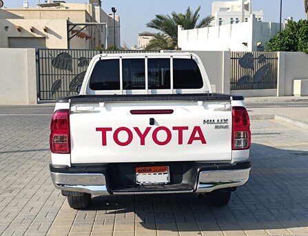 Manama, Vehicles, Cars & Trucks , BHD 7300,  Toyota Hilux,  2020,  Automatic,  117000 KM,  AGENCY SERVICE