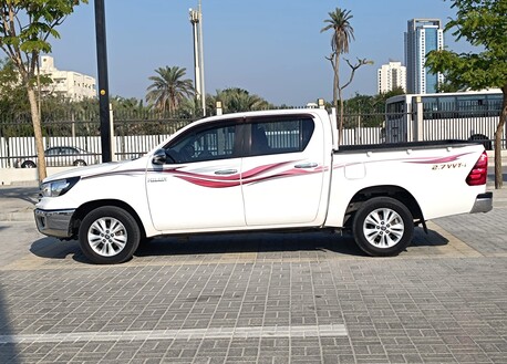 Manama, Vehicles, Cars & Trucks , BHD 7300,  Toyota Hilux,  2020,  Automatic,  117000 KM,  AGENCY SERVICE