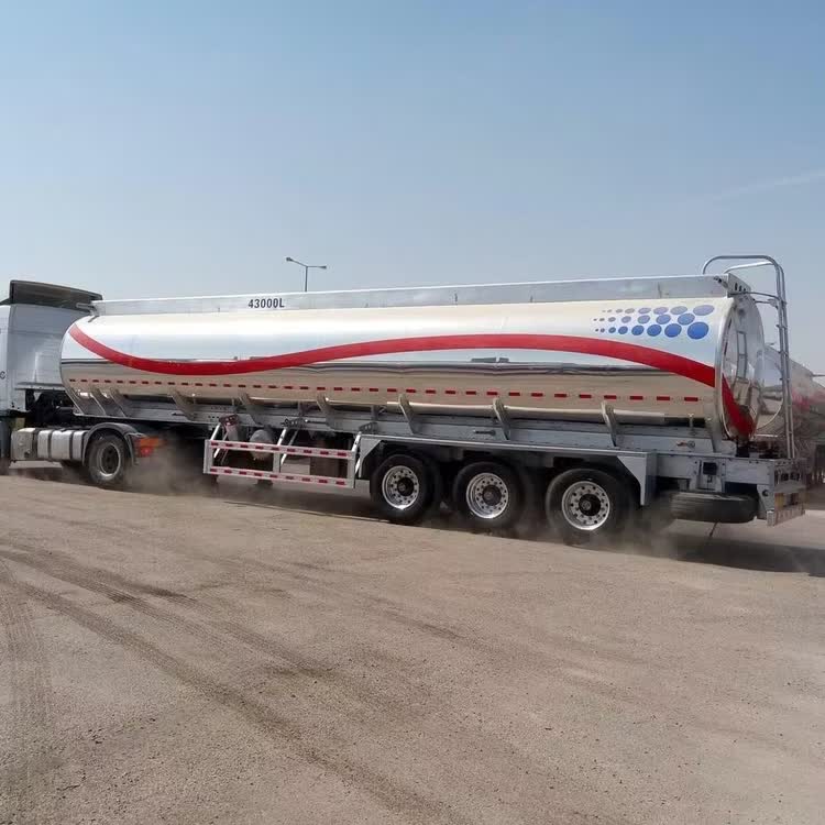 Sakaka, Items Wanted, Urgent Requirement: Sewage Water Tanker With Compressor (2)