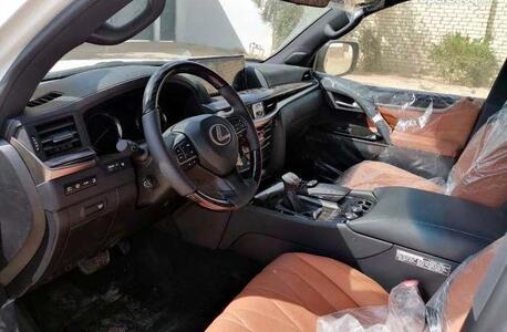 Cairo, Automotive, إيجار لكزس بالسائق لتجربة المطار الملكية: 