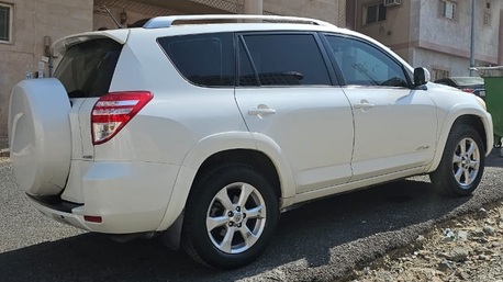 Jeddah, Vehicles, Cars & Trucks , SAR 31000,  Toyota RAV4,  2012,  Automatic,  240000 KM,   &ndash;  Transmission, 4WD (Double), With Moonroof