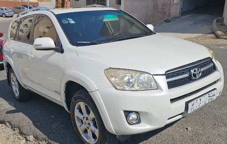Jeddah, Vehicles, Cars & Trucks , SAR 31000,  Toyota RAV4,  2012,  Automatic,  240000 KM,   &ndash;  Transmission, 4WD (Double), With Moonroof