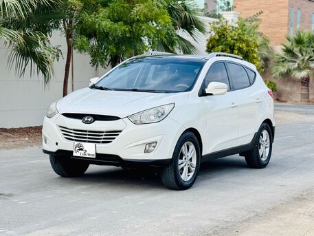 Manama, Vehicles, Cars & Trucks , BHD 2650,  Hyundai Tucson,  2012,  150000 KM,  Panorama Roof - Good Condition