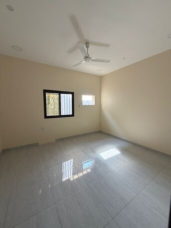 Paris, Apartments, Flats, Houses & Villas, BD 200/month,  3 BR,  للإيجار شقة واسعه مع المكيفات بالقرب م