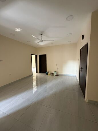 Paris, Apartments, Flats, Houses & Villas, BD 200/month,  3 BR,  للإيجار شقة واسعه مع المكيفات بالقرب م