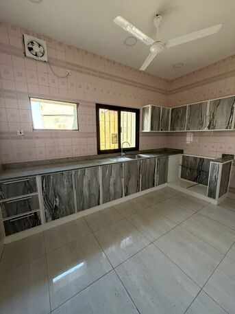 Paris, Apartments, Flats, Houses & Villas, BD 200/month,  3 BR,  للإيجار شقة واسعه مع المكيفات بالقرب م