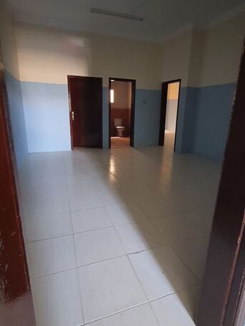 East Riffa, Apartments, Flats, Houses & Villas, BHD 130/month,  1 BR,  100 Sq. Meter,  East Riffa Specious Flat For Rent Neart Delmon Bakery