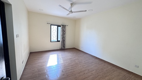 Manama, Apartments/Houses, BHD 240/month,  2 BR,  120 Sq. Meter,  Great Opportunity Flat For Rent In Bahrain Fort Close To Seef Area