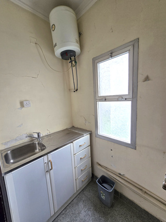 Adliya, Offices, BHD 550,  225 Sq. Meter,  Office For Rent In Adliya 5 Rooms | Prime Location