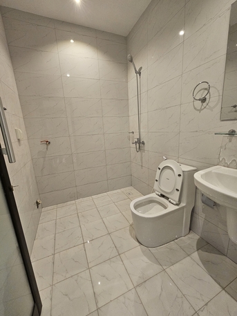 Salmaniya, Apartments/Houses, 2 BHK Semi Furnished /With EWA/Dedicated Parking /New Building. Price. 230 BD Only.