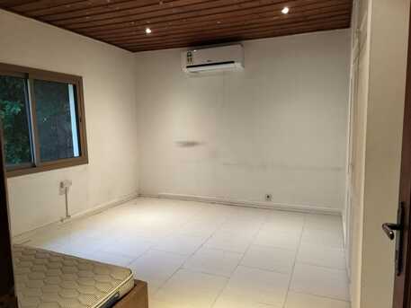 Barbar, Villas, BHD 650,  Semi Furnished 3 Bhk Compound Garden Villa Exclusive In The Barbar