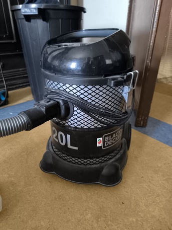 Riyadh, Household Items, SAR 75,  Vaccum Cleaner Black And Decker