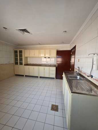 Kuwait City, Apartments/Houses, KWD 550/month,  3 BR,  Opportunity In Rumaithiya: Jumbo Family Apartment - 3 Master Bedrooms