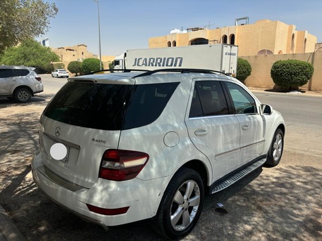 Riyadh, Vehicles, Cars & Trucks , SA 30000,  Mercedes-Benz 350,  2010,  Automatic,  225000 KM,  MERCEDES ML 350