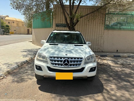 Riyadh, Vehicles, Cars & Trucks , SA 30000,  Mercedes-Benz 350,  2010,  Automatic,  225000 KM,  MERCEDES ML 350