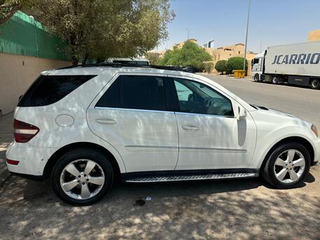 Riyadh, Vehicles, Cars & Trucks , SA 30000,  Mercedes-Benz 350,  2010,  Automatic,  225000 KM,  MERCEDES ML 350